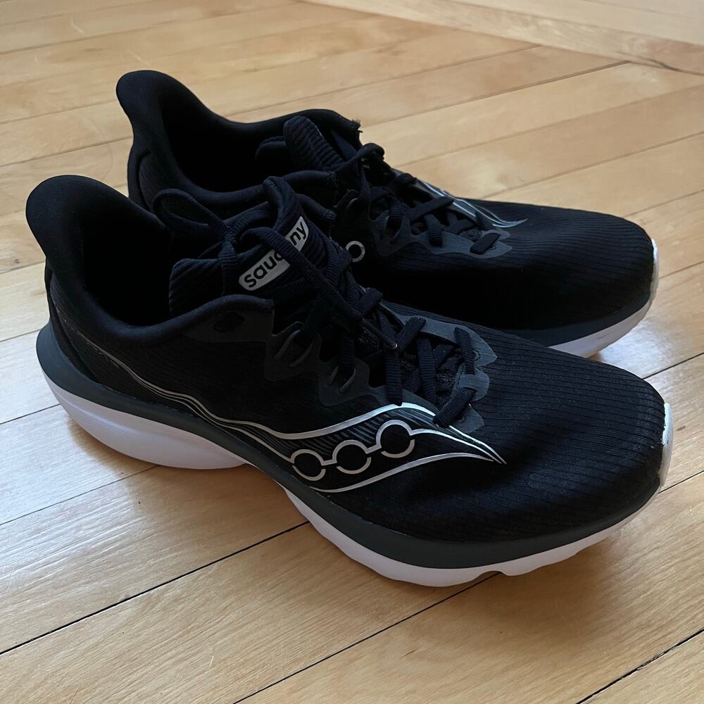 Saucony Kinvara 16 Womens Size 10.5 Athletic Running Shoes Sneakers Black White